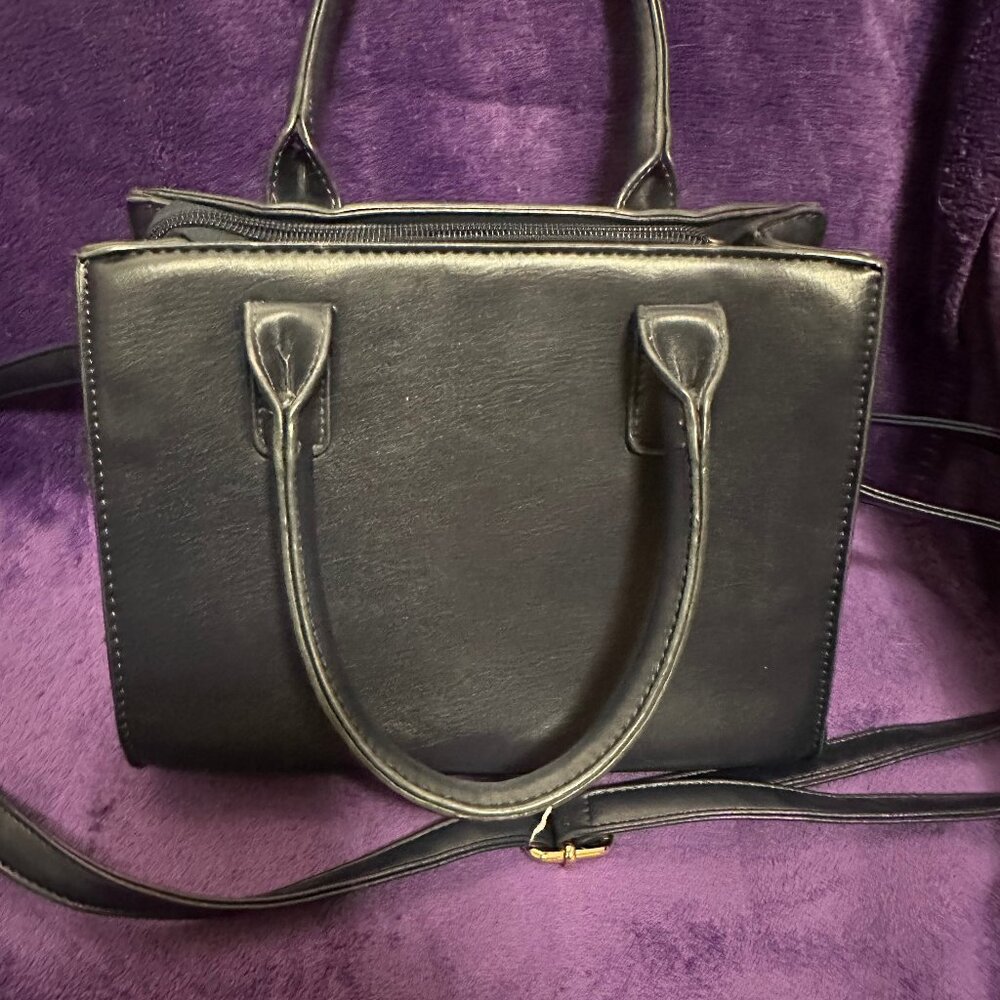 Purse - Picture 2 of 8